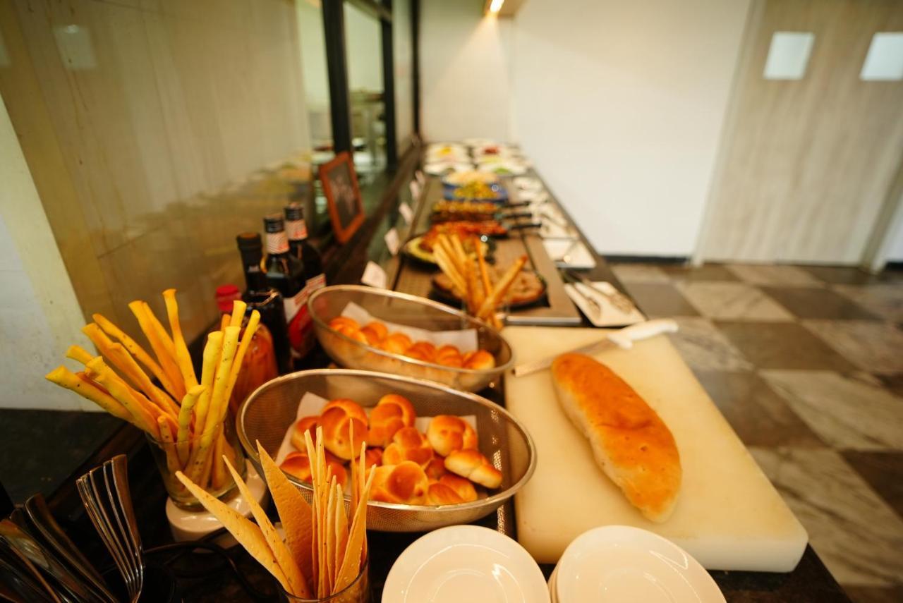 Four Points By Sheraton Visakhapatnam Buitenkant foto