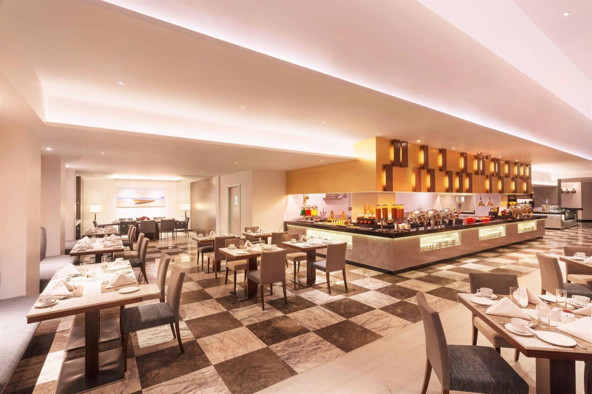 Four Points By Sheraton Visakhapatnam Buitenkant foto