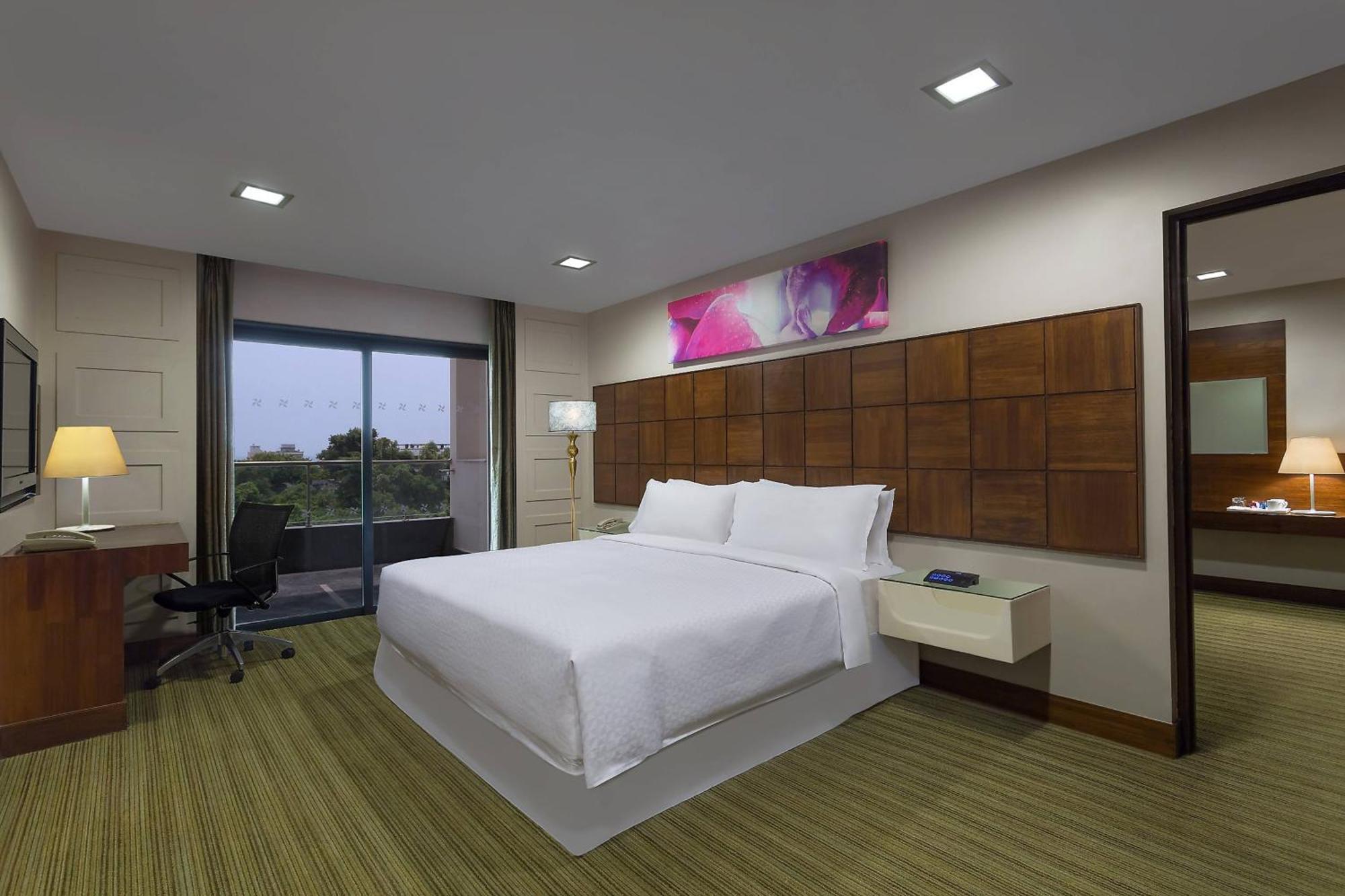 Four Points By Sheraton Visakhapatnam Buitenkant foto